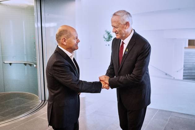 Berlin, Germany, 26 09 2024 Federal Chancellery Federal Chancellor Olaf Scholz SPD and Benny Gantz, Member of the Israeli Knesset Copyright: xKugler,xSteffen BPA dtsxNachrichtenagenturx dts_47194