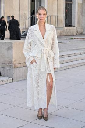 PFW Elie Saab Outside Arrivals Leonie Hanne arriving at the Elie Saab show during Paris Fashion Week in Paris, France on September 28, 2024. Photo by Julien Reynaud APS-Medias ABACAPRESS.COM Paris France  Copyright: xReynaudxJulien APS-Medias ABACAx