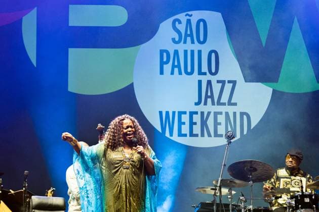 SÃO PAULO, SP - 28.09.2024: SÃO PAULO JAZZ WEEKEND - The first edition of São Paulo Jazz Weekend features five-time Grammy winner Dianne Reeves. Dianne Reeves is the world& 39;s most prominent jazz vocalist. As a result of her virtuosity, improvisational skills, and unique jazz and R&amp;B styles, Reeves has received the Grammy for Best Jazz Vocal Performance for three consecutive recordings - a Grammy for the first time in any vocal category.) and also musicians Yamandu Costa with Edu Ribeiro and Thiago Espirito Santo, the festival took place at the Memorial da América Latina, on the evening of this Saturday, September 28, 2024. x2624719x  VanxCampos