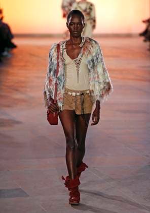PFW - Isabel Marant Runway A model walks the runway during the Isabel Marant show during Paris Fashion Week Womenswear Spring-Summer 2025 on September 29, 2024 in Paris, France Photo by Alain-Gil GonzalezABACAPRESS.COM Paris France  Copyright: xGonzalezxAlain-Gil ABACAx