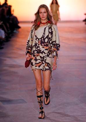 PFW - Isabel Marant Runway A model walks the runway during the Isabel Marant show during Paris Fashion Week Womenswear Spring-Summer 2025 on September 29, 2024 in Paris, France Photo by Alain-Gil GonzalezABACAPRESS.COM Paris France  Copyright: xGonzalezxAlain-Gil ABACAx