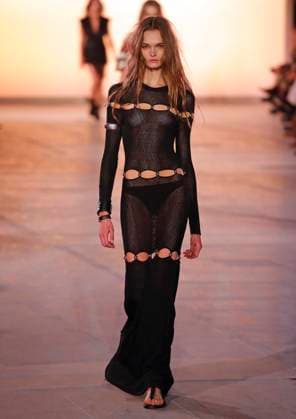 PFW - Isabel Marant Runway A model walks the runway during the Isabel Marant show during Paris Fashion Week Womenswear Spring-Summer 2025 on September 29, 2024 in Paris, France Photo by Alain-Gil GonzalezABACAPRESS.COM Paris France  Copyright: xGonzalezxAlain-Gil ABACAx