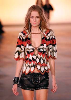 PFW - Isabel Marant Runway A model walks the runway during the Isabel Marant show during Paris Fashion Week Womenswear Spring-Summer 2025 on September 29, 2024 in Paris, France Photo by Alain-Gil GonzalezABACAPRESS.COM Paris France  Copyright: xGonzalezxAlain-Gil ABACAx