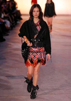 PFW - Isabel Marant Runway A model walks the runway during the Isabel Marant show during Paris Fashion Week Womenswear Spring-Summer 2025 on September 29, 2024 in Paris, France Photo by Alain-Gil GonzalezABACAPRESS.COM Paris France  Copyright: xGonzalezxAlain-Gil ABACAx