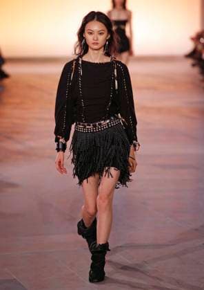 PFW - Isabel Marant Runway A model walks the runway during the Isabel Marant show during Paris Fashion Week Womenswear Spring-Summer 2025 on September 29, 2024 in Paris, France Photo by Alain-Gil GonzalezABACAPRESS.COM Paris France  Copyright: xGonzalezxAlain-Gil ABACAx