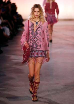 PFW - Isabel Marant Runway A model walks the runway during the Isabel Marant show during Paris Fashion Week Womenswear Spring-Summer 2025 on September 29, 2024 in Paris, France Photo by Alain-Gil GonzalezABACAPRESS.COM Paris France  Copyright: xGonzalezxAlain-Gil ABACAx