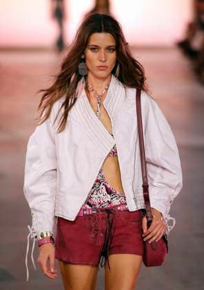 PFW - Isabel Marant Runway A model walks the runway during the Isabel Marant show during Paris Fashion Week Womenswear Spring-Summer 2025 on September 29, 2024 in Paris, France Photo by Alain-Gil GonzalezABACAPRESS.COM Paris France Copyright: xGonzalezxAlain-Gil ABACAx