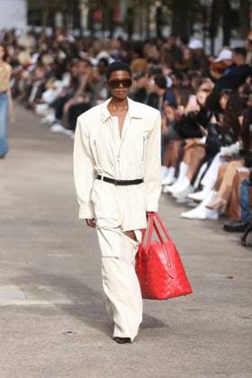 PFW - Stella McCartney Runway A model walks the runway during the Stella McCartney show during Paris Fashion Week Womenswear Spring-Summer 2025 on September 30, 2024 in Paris, France Photo by Jerome Dominé ABACAPRESS.COM Copyright: xDominexJerome ABACAx