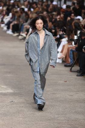 PFW - Stella McCartney Runway A model walks the runway during the Stella McCartney show during Paris Fashion Week Womenswear Spring-Summer 2025 on September 30, 2024 in Paris, France Photo by Jerome Dominé ABACAPRESS.COM  Copyright: xDominexJerome ABACAx