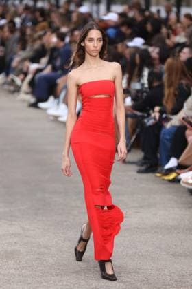 PFW - Stella McCartney Runway A model walks the runway during the Stella McCartney show during Paris Fashion Week Womenswear Spring-Summer 2025 on September 30, 2024 in Paris, France Photo by Jerome Dominé ABACAPRESS.COM  Copyright: xDominexJerome ABACAx