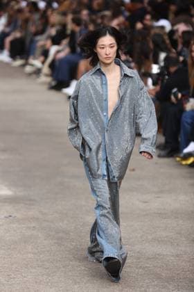 PFW - Stella McCartney Runway A model walks the runway during the Stella McCartney show during Paris Fashion Week Womenswear Spring-Summer 2025 on September 30, 2024 in Paris, France Photo by Jerome Dominé ABACAPRESS.COM  Copyright: xDominexJerome ABACAx