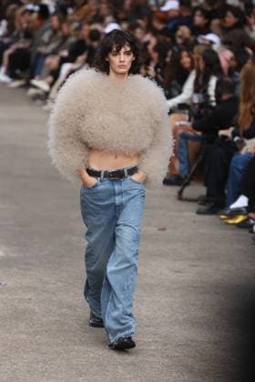 PFW - Stella McCartney Runway A model walks the runway during the Stella McCartney show during Paris Fashion Week Womenswear Spring-Summer 2025 on September 30, 2024 in Paris, France Photo by Jerome Dominé ABACAPRESS.COM  Copyright: xDominexJerome ABACAx