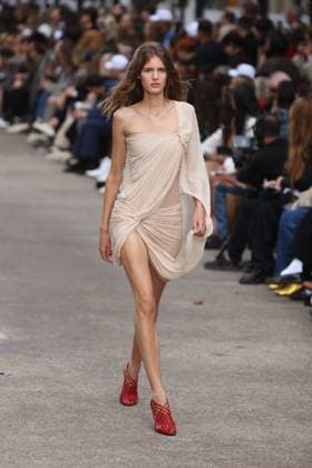 PFW - Stella McCartney Runway A model walks the runway during the Stella McCartney show during Paris Fashion Week Womenswear Spring-Summer 2025 on September 30, 2024 in Paris, France Photo by Jerome Dominé ABACAPRESS.COM  Copyright: xDominexJerome ABACAx