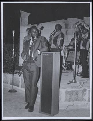RECORD DATE NOT STATED Description: Barbados. The Mighty Sparrow, a top Calypso singer in the West Indies . Photograph No ZZZ 148000 Official Barbados photograph compiled by Central Office of Information. Copyright hand stamp of photographer Paul Phillips appears on the reverese. Location: Barbados Date: 1967 barbados, caribbean, caribbeanthroughalens Copyright: xpiemagsx piemagsna23032024-6644 !ACHTUNG AUFNAHMEDATUM GESCHÄTZT!