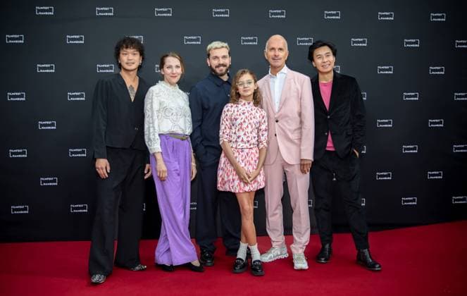 Filmfest Hamburg Viet Pham, Nikola Kastner, Edin Hasanovic, Yuna Bennett, Christoph Maria Herbst and director Ngo The Chau at the premiere of the film Der Buchspazierer at the 32 Filmfest in Hamburg, Germany Copyright: xNikolaixKislichkox 6M6A0303
