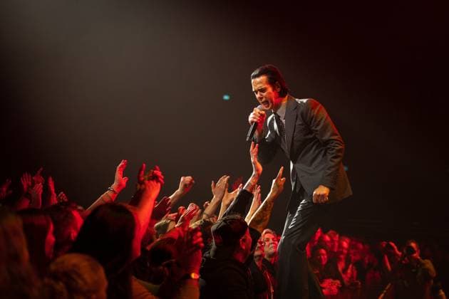 Entertainment Bilder des Tages Nick Cave & the Bad Seeds live in Oslo, Norway Oslo, Norway. 02nd, October 2024. Nick Cave & the Bad Seeds perform a live concert at Oslo Spektrum in Oslo. Here singer and songwriter Nick Cave is seen live on stage. Norway, Oslo  Copyright: xGonzalesxPhoto TordxLitleskarex