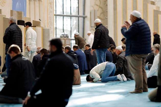 Interior view of the DITIB central mosque in Ehrenfeld on Open Mosque Day Since 2022, a muezzin has been allowed to call people to prayer by loudspeaker on Fridays at Colognes central mosque Themed image, symbolic image Cologne, 03 10 2024 NRW Germany Copyright: xChristophxHardtx