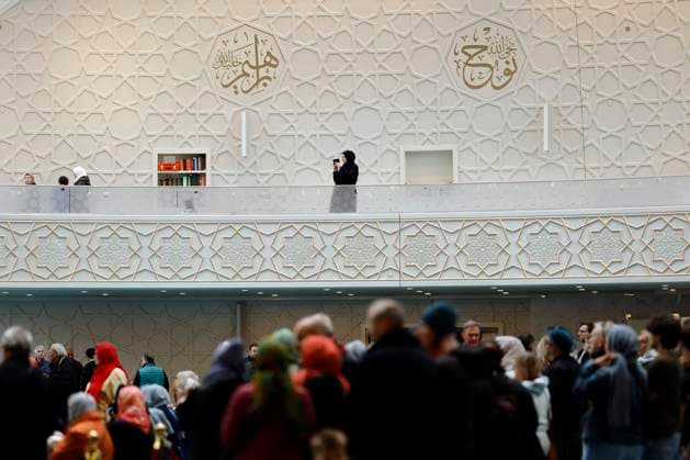 Interior view of the DITIB central mosque in Ehrenfeld on Open Mosque Day Since 2022, a muezzin has been allowed to call people to prayer by loudspeaker on Fridays at Colognes central mosque Themed image, symbolic image Cologne, 03 10 2024 NRW Germany Copyright: xChristophxHardtx