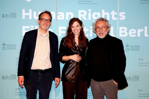 Human Rights Film Festival, Opening at Kino in der Kulturbrauerei, Berlin 04 10 2024 Festival DirectorJan Sebastian Friedrich Rust and Lydia Spiesberger with Can Dündar at the opening event of the Human Rights Film Festival 2024 on October 4, 2024 at Kino in der Kulturbrauerei in Berlin Berlin Kino in der Kulturbrauerei Copyright: xAnitaxBuggex