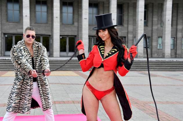 Calvin Kleinen and Micaela Schäfer at the dress rehearsal for the opening of 27 Venus Berlin in front of the North Main Entrance of Messe Berlin Berlin, 07 10 2024 Foto:xN.xKubelkax xFuturexImagex venus_4023