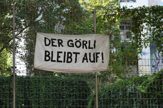 Protest poster by residents in Berlins Kreuzberg district against plans by the Berlin Senate to fence in the park and lock it up at night For years, the Goerli has been considered a social hotspot and drug distribution center