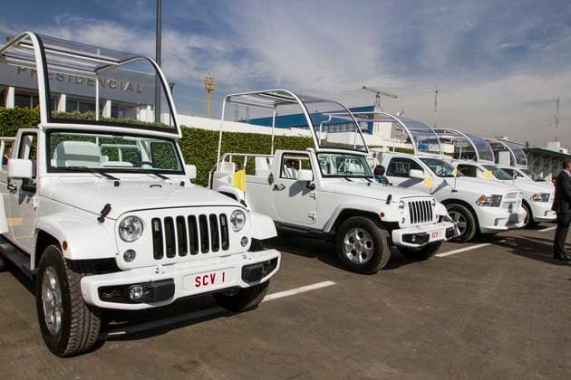 60208029. MÃ xico, 8 Feb 2016 (Notimex-Jessica Espinosa).- Los cinco papamoviles que usara el Papa Francisco en su primera visita fueron bendecidos el dia de hoy, se trata de dos vehiculos Jeep Wrangler y tres camionetas Dodge Ram, que seran utilizados en la Ciudad de MÃ xico, Ecatepec, Tuxtla GutiÃ rrez, San Cristobal, Morelia y Ciudad Juarez, como parte de la visita del sumo pontifice a MÃ xico. NOTIMEX FOTO JESSICA ESPINOSA JES REL PAPA15 CIUDAD DE MEXICO CIUDAD DE MEXICO MEXICO EDITORIAL USE ONLY Copyright: xNTMXx NTX12000000 JESSICAxESPINOSAx notimexpix582128