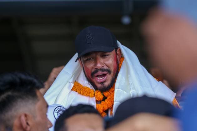 Record Holding Mountain Climbers Gets Rousing Welcome Upon Arrival Back Home Record-setting climber Nirmal Purja, also known as Nimsdai, arrives back in Kathmandu, Nepal, on October 14, 2024, after completing the summit of 14 peaks towering above 8,000 meters without oxygen. On May 7, 2022, climber Nims begins this campaign by summiting Kanchenjunga without using supplemental oxygen. On May 27 of the same year, he ascends Everest, followed by Lhotse on May 28, Makalu, Cho Oyu, Dhaulagiri, Annapurna, Manaslu, Nanga Parbat, Gasherbrum, Broad Peak, and finally Shishapangma. Out of the 14 tallest peaks, eight are located in Nepal, while the others are in Pakistan and China. Kathmandu Nepal Copyright: xSubaasxShresthax originalFilename: shrestha-recordho241014_npP1p.jpg