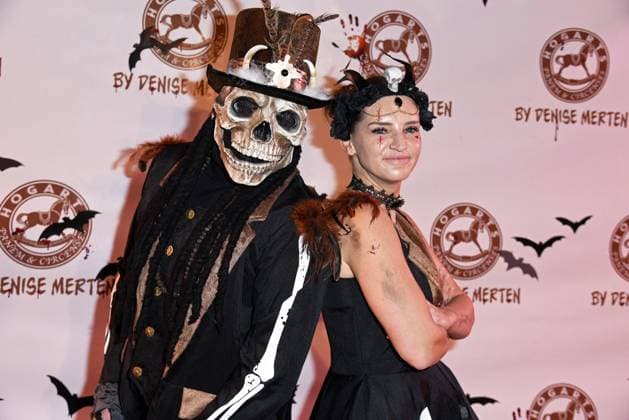 Felix von Jascheroff with girlfriend Sophie Winterberg HALLOWEEN PARTY HOGARTS X DENISE MERTEN at Hogarts Circus Caffee in Hoppegarten near Berlin on 25 10 2024
