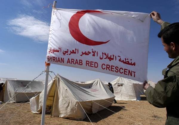 AL TANF 20030328 Al Tanf, on the Syrian-Iraqi border Syrian Red Crescent staff wait for the flow of refugees in a tent camp on the Syrian side of the border Al Tanf Syrian Arab Republic x30072x  Copyright: xJurekxHolzerx xSvDx xTTx 30072