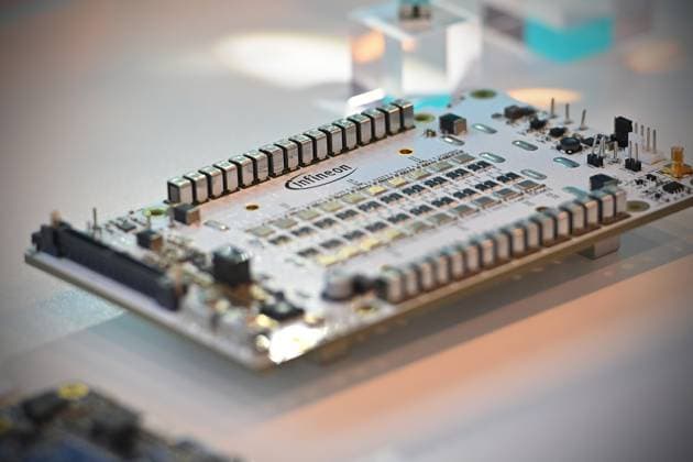 Edge motif, electronic module, component, Annual press conference INFINEON Technologies AG on 12 11 2024 in Neubiberg
