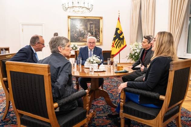 Federal President Frank Walter Steinmeier receives the two parliamentary group leaders Friedrich Merz, Rolf Mützenich, Bettina Hasselmann and Katharina Dröge in Bellevue Palace to discuss the timing of the vote of confidence and new elections in Germany after the