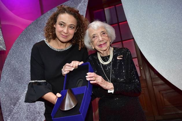 Delphine Horvilleur and Margot Friedlaender both receive the Arrival Award, blue carpetc at the Award Ceremony for Understanding and Tolerance at the Jewish Museum in Berlin, on 16 11 2024 Photopress Mueller