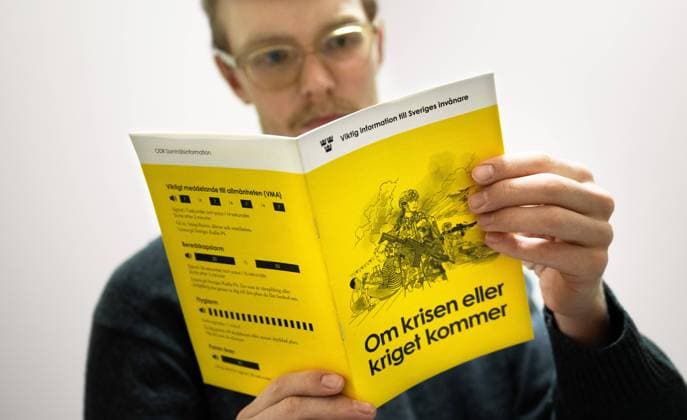 STOCKHOLM 20241118 The 2024 version of the brochure If the crisis or war comes will be sent to all households in Sweden starting November 18, 2024 The brochure is published by MSB The Swedish Civil Contingencies Agency STOCKHOLM SWEDEN x10090x  Copyright: xClaudioxBresciani TTx OM KRISEN ELLER KRIGET KOMMER MBvZ9c8bcIw