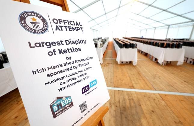 REPRO FREE *PRESS RELEASE NO REPRODUCTION FEE* EDITORIAL USE ONLY The Irish Men™s Shed Association Achieve Official Guinness World Record for the Largest Display of Kettles 19 11 2024 The Irish Men™s Shed Association, sponsored by energy company Flogas, have successfully achieved the official Guinness World Record for the Largest Display of Kettles. Kettles are the most important tool in supporting social connection and mental wellbeing for ˜Shedders™. Over one thousand new and old kettles in working order collected from Sheds nationwide and donated by Flogas were on display at the Association™s annual conference and shedfest in Mucklagh Community Centre, Tullamore, Co. Offaly on Tuesday 19th November 2024. The official Guinne  Copyright: x INPHO JamesxCrombiex 1054045352st