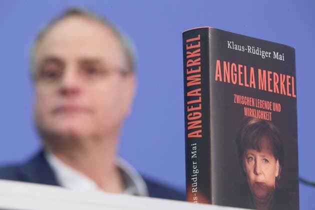 Berlin, Germany, 22 11 2024 Book launch Europa Verlag Angela Merkel Between legend and reality The critical biography Author Klaus Rüdiger Mai next to his book Copyright: xdtsxNachrichtenagenturx dts_52364