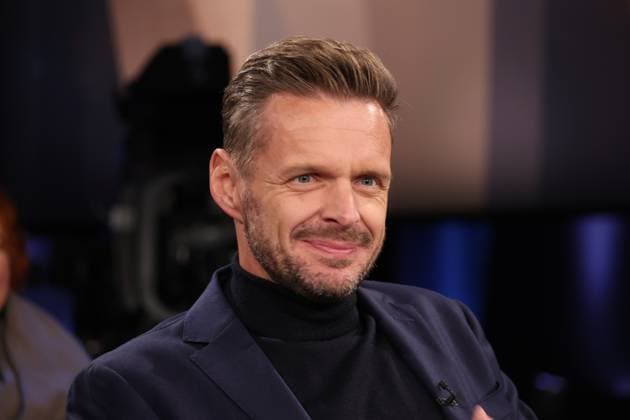 Cabaret artist Florian Schroeder as a guest on the NDR Talk Show, photo session on 29 11 2024 in the Hamburg Lokstedt television studio before the broadcast on the 3 program of NDR television