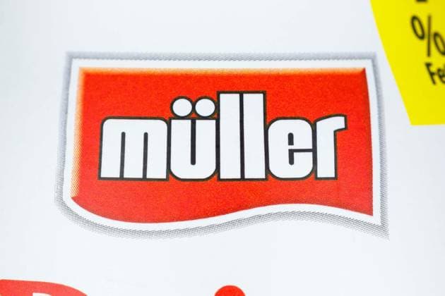 Logo of Theo Müller company dairy products, Stuttgart, Germany - April 11, 2023: Logo of Theo Müller company dairy products in Stuttgart, Germany., Stuttgart, Germany - April 11, 2023: Logo of Theo Müller company dairy products in Stuttgart, Germany., 07.10.2024, Copyright: xBoarding_Nowx Panthermedia38043175.jpg