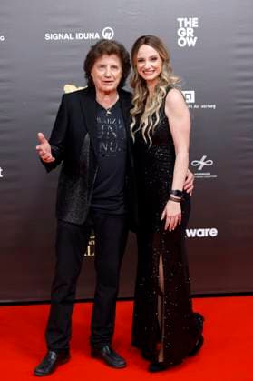 Singer Olaf Malolepski Olaf der Flipper and his daughter singer Pia Malo at the 20 Kinderlachen Gala 2024 in the Westfalenhalle Dortmund Dortmund, 30 11 2024 NRW Germany Copyright: xChristophxHardtx