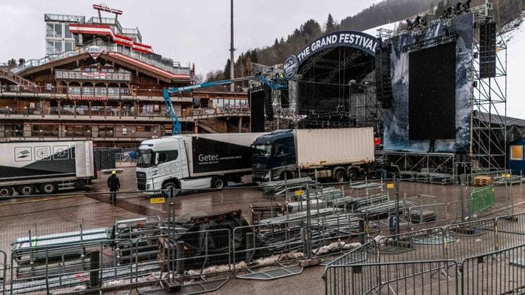04 12 2024, Schladming, AUT, On the road in Styria, Skiopening 2024, The Grand Festival, in the picture the construction, stage,