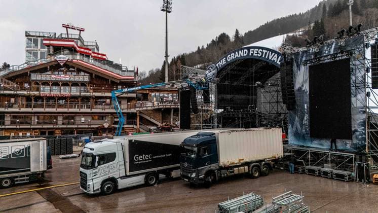 04 12 2024, Schladming, AUT, On the road in Styria, Skiopening 2024, The Grand Festival, in the picture the construction, stage,