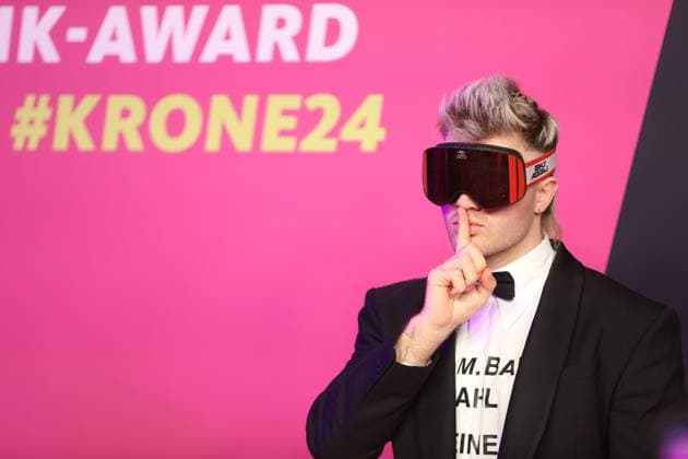 Bielefeld, NRW, Germany, 05 12 2024 Lokschuppen Award ceremony of the Einslive Krone Ski Aggu, real name August Jean Diederich, German rapper and known for wearing ski goggles Copyright: xdtsxNachrichtenagenturx dts_52881