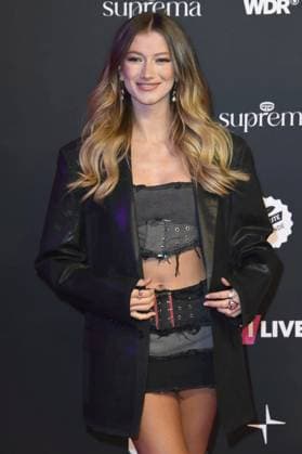 Leony at the 25th presentation of the 1Live Krone 2024 in the Lokschuppen Bielefeld, 05 12 2024 Foto:xN.xKubelkax xFuturexImagex krone_4252