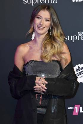 Leony at the 25th presentation of the 1Live Krone 2024 in the Lokschuppen Bielefeld, 05 12 2024 Foto:xN.xKubelkax xFuturexImagex krone_4256