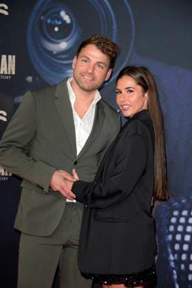 Sarah Engels with husband Julian Engels at the premiere of the movie Better Man The Robbie Williams Story at Cinedom Cologne, 08 12 2024 Foto:xN.xKubelkax xFuturexImagex better_man_4381