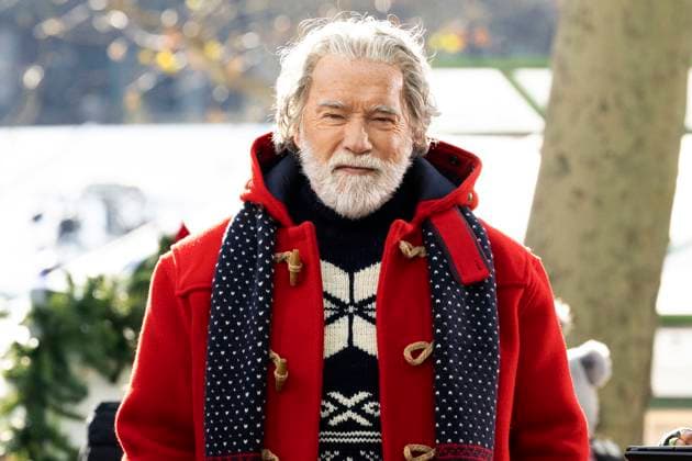 Arnold Schwarzenegger as Santa Claus during the filming of the Amazon MGM Studios movie The Man with the Bag in Bryant Park New York, 18 12 2024 Foto:xM.xCranex xFuturexImagex schwarzenegger_4205