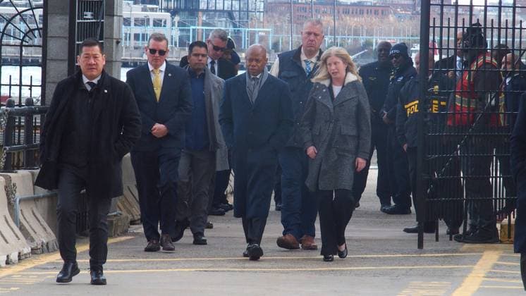 December 18, 2024, Manhattan, New York, USA: New York, New York, December 19, 2024 . Luigi Mangione gets escorted from Helicopter .by NYPD, FBI and Various other agencies to Manhattan Federal Courthouse for arraignment on multiple charges Manhattan U.S.A - ZUMAct2_ 20241218_faf_ct2_002 Copyright: xBrucexCotlerx