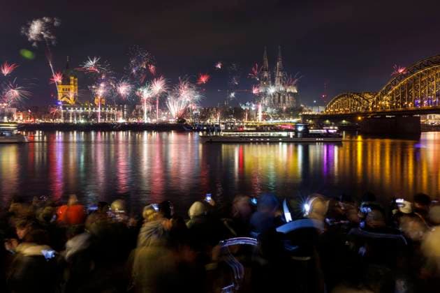 New Years Eve in Cologne Although there is a firecracker-free zone around Cologne Cathedral in the city center on New Years Eve, rockets may be fired Many onlookers have gathered on the Rheinboulevard to catch a glimpse of Cologne Cathedral and the fireworks from Cologne Deutz Copyright: xChristophxHardtx