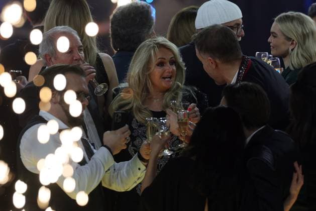 Silvester Schlagerboom 2025 Die Wunderlichtershow Bonnie Tyler Silvester Schlagerboom 2025 live with Florian Silbereisen on December 31, 2024 in the basketball arena of FC Bayern Munich, BMW Park Munich