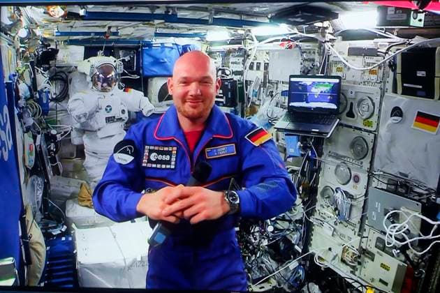 Federal Chancellor Angela Merkel calls with Astronaut Alexander Gerst at the ISS at a Date at Federal Chancellery in Berlin to Youth researches, ESA, Berlin Germany, Germany
