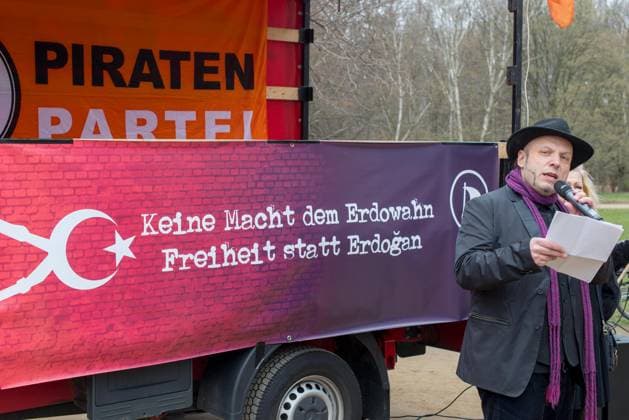 Roundtable the Pirate Party Berlin with Ca 10 Participants at Bruno Kramm before the Turkish Message against Earth goose Suppression regime and its Attempted censorship opposite extra3 none makes the Erdowahn Freedom instead of Erdogan Berlin Germany, Germany